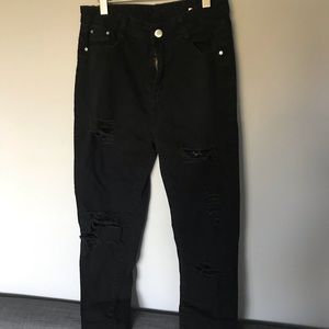 Black ripped skinny jeans